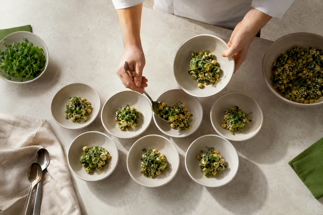 Cateraar serveert porties zonder voedselverspilling